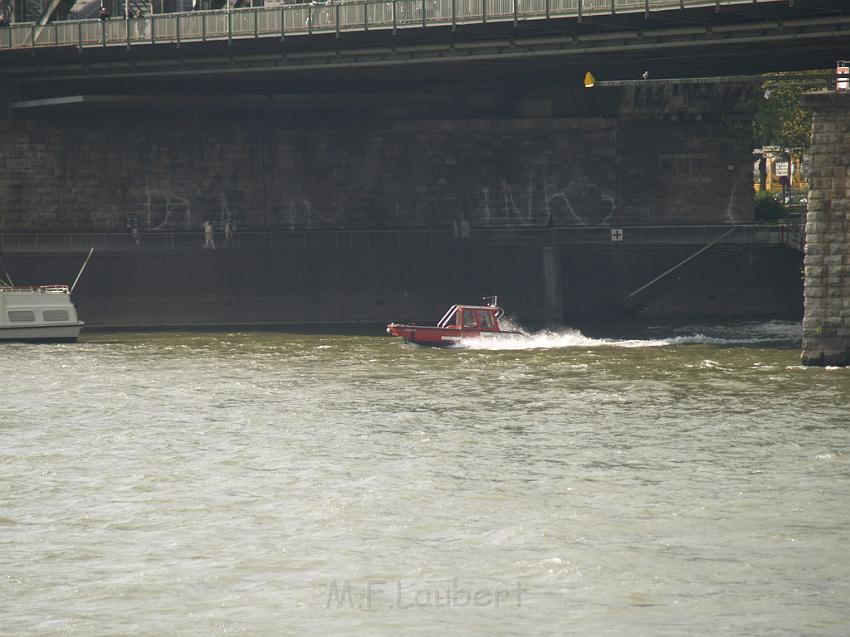 Uebungsfahrt Loeschboot und Ursula P68.JPG